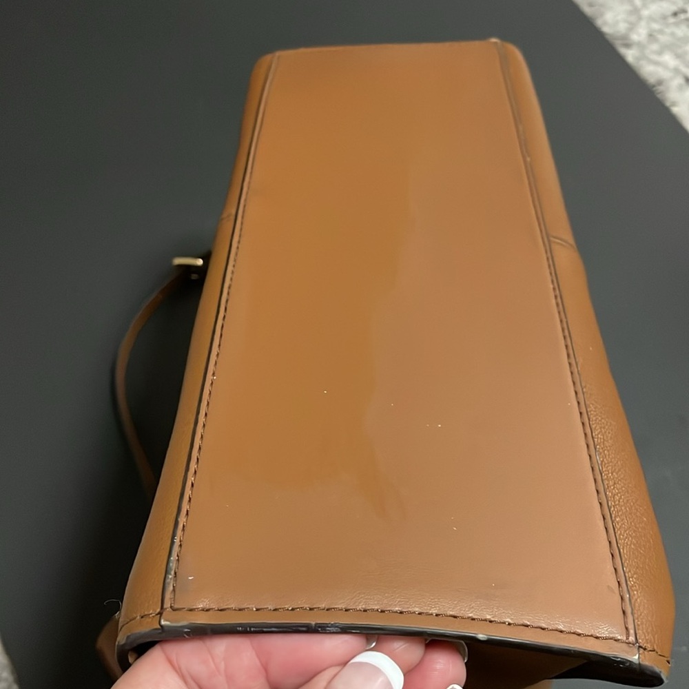 Micheal kors handbag/ crossbody - Picture 11 of 16